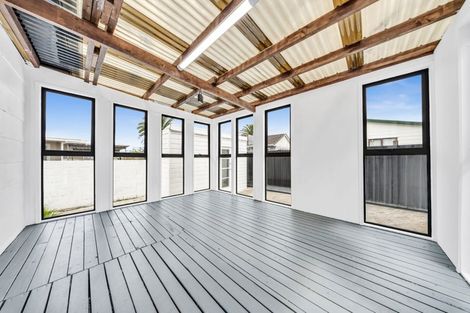 Photo of property in 80 Cambridge Terrace, Papatoetoe, Auckland, 2025