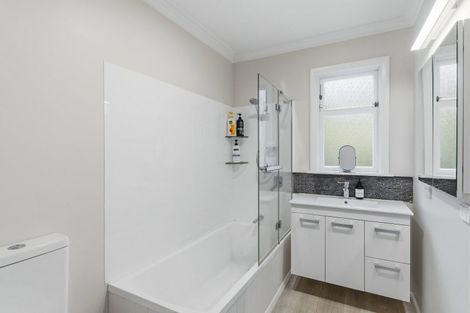 Photo of property in 29 Kawiu Road, Levin, 5510