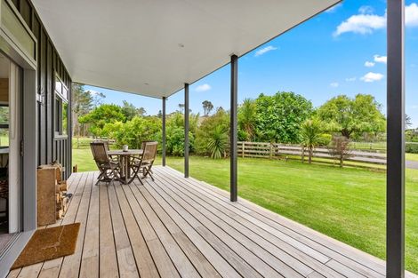 Photo of property in 842 South Head Road, South Head, Helensville, 0874