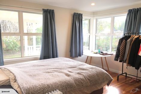 Photo of property in 42 Line Road, Glen Innes, Auckland, 1072