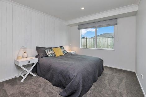 Photo of property in 40 Kowi Lakes Drive, One Tree Point, 0118