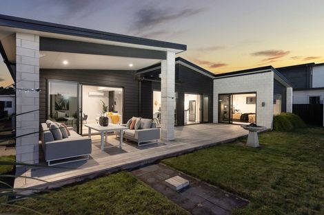 Photo of property in 34 Double Bay Road, Pyes Pa, Tauranga, 3112