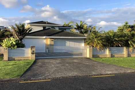 Photo of property in 43 Walton Street, Red Beach, 0932