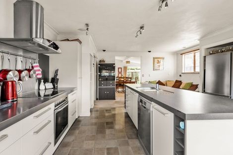 Photo of property in 702 Queen Street East, Parkvale, Hastings, 4122