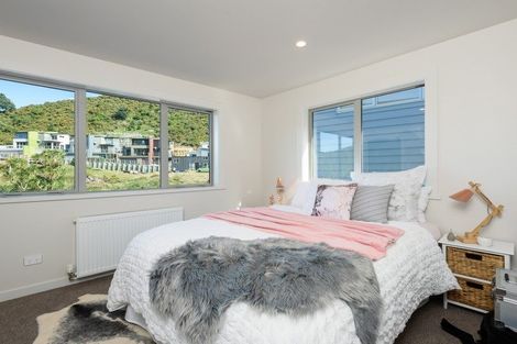 Photo of property in 12a Rarangi Way, Owhiro Bay, Wellington, 6023