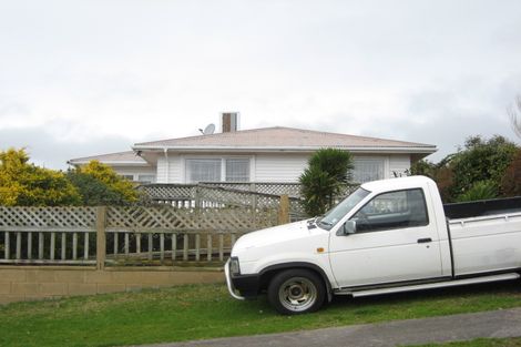 Photo of property in 16 Mckellar Street, Oakura, 4314