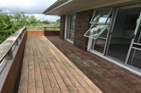 Photo of property in 17 Butterworth Drive, Glendene, Auckland, 0602