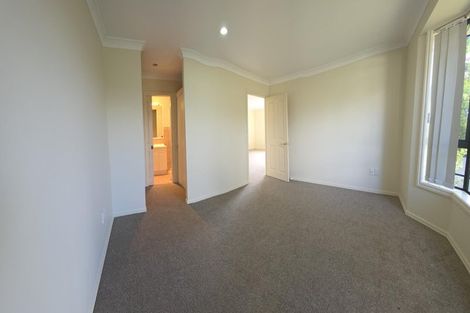 Photo of property in 14 Parkcrest Drive, Henderson, Auckland, 0612