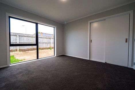 Photo of property in 8 Koru Loop, Paraparaumu, 5032