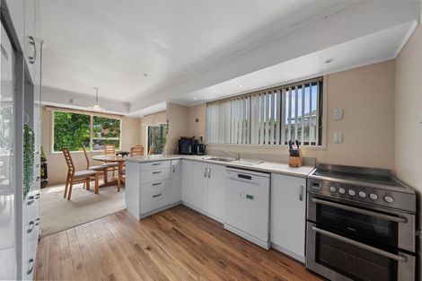 Photo of property in 31 Takapu Street, Henderson, Auckland, 0612