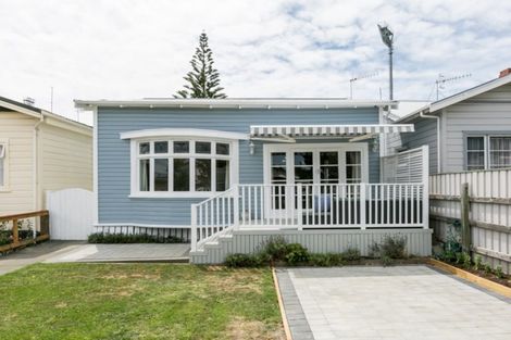 Photo of property in 137 Vigor Brown Street, Napier South, Napier, 4110