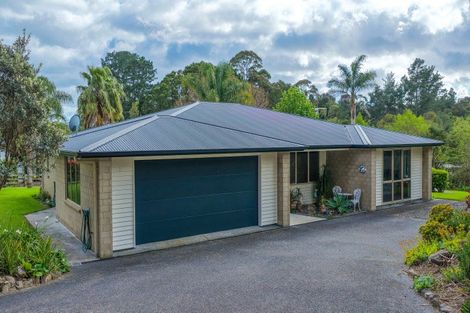 Photo of property in 12 Titoki Lane, Whangamata, 3691