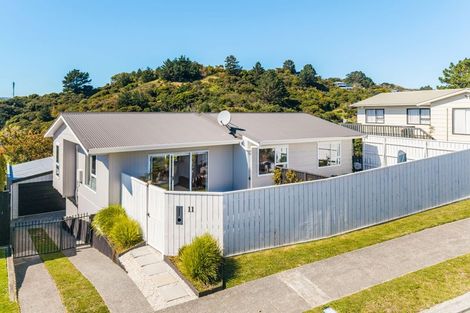 Photo of property in 11 Parkinson Close, Whitby, Porirua, 5024