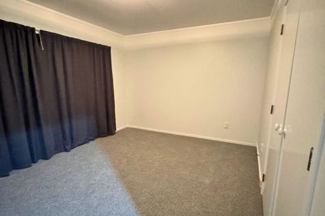 Photo of property in 2/37 Simon Ellice Drive, Bayview, Auckland, 0629