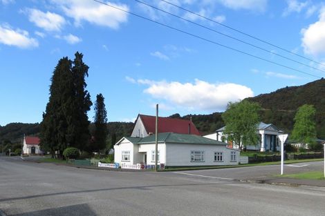 Photo of property in 35 Walsh Street, Reefton, 7830