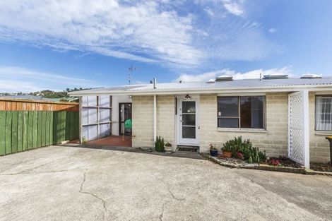 Photo of property in 84a Endeavour Street, Lyall Bay, Wellington, 6022