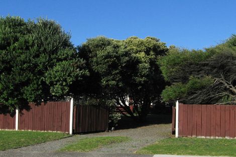 Photo of property in 62 Ngapaki Street, Waikanae Beach, Waikanae, 5036