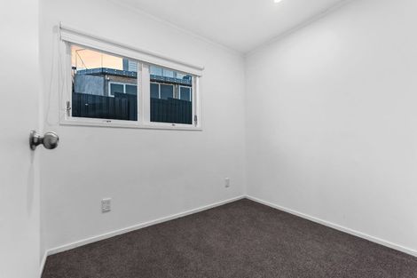 Photo of property in 2/44 Waimumu Road, Massey, Auckland, 0614