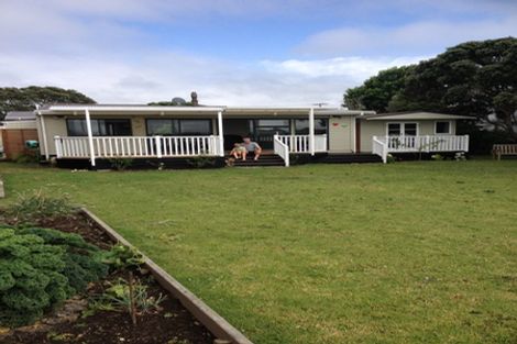 Photo of property in 2 Roretana Drive, Athenree, Katikati, 3177