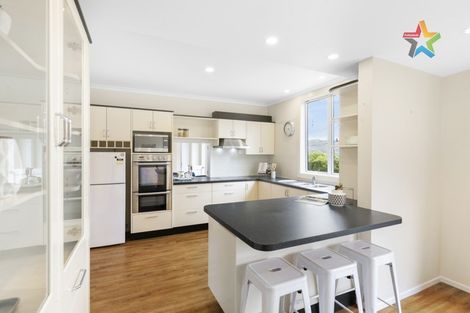 Photo of property in 32a Woodvale Grove, Fairfield, Lower Hutt, 5011