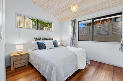 Photo of property in 70b Grand Vue Road, Kawaha Point, Rotorua, 3010