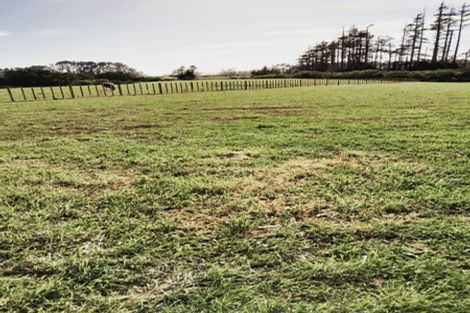 Photo of property in 177 Mountain Road, Sentry Hill, New Plymouth, 4373