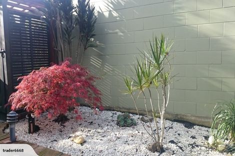 Photo of property in 2/86 Weatherly Road, Torbay, Auckland, 0630