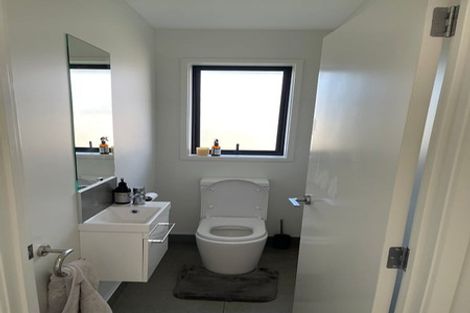 Photo of property in 31 Siren Street, Wainui, 0932