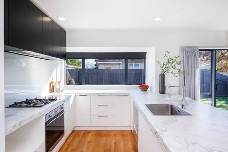 Photo of property in 2 Pinedale Parade, Milson, Palmerston North, 4414