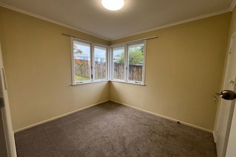 Photo of property in 73 Totaravale Drive, Totara Vale, Auckland, 0629