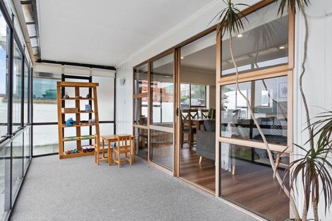 Photo of property in 4239a Great North Road, Glendene, Auckland, 0602