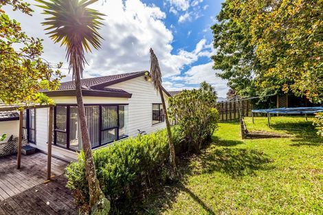 Photo of property in 2/20 Barbados Drive, Unsworth Heights, Auckland, 0632
