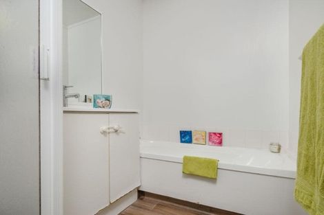 Photo of property in 19 Jacinta Grove, Swanson, Auckland, 0612