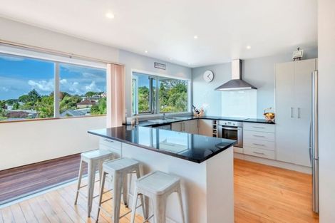 Photo of property in 7 Rossmore Terrace, Murrays Bay, Auckland, 0630
