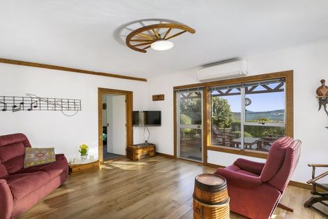 Photo of property in 26 Porterfield Street, Macandrew Bay, Dunedin, 9014