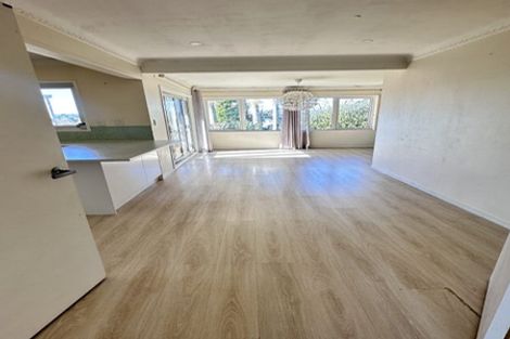 Photo of property in 5 Glenmore Road, Sunnyhills, Auckland, 2010