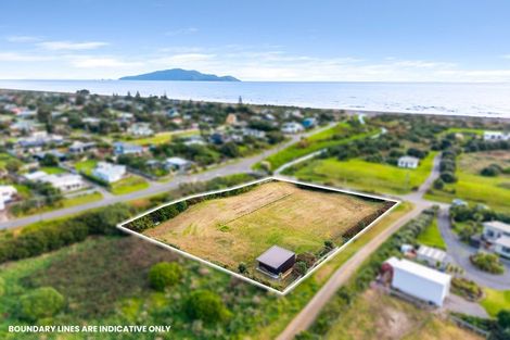 Photo of property in 2 Sims Road, Te Horo Beach, Otaki, 5581