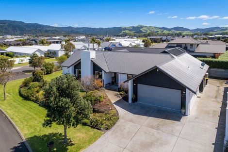 Photo of property in 1 Topping Place, Whitianga, 3510