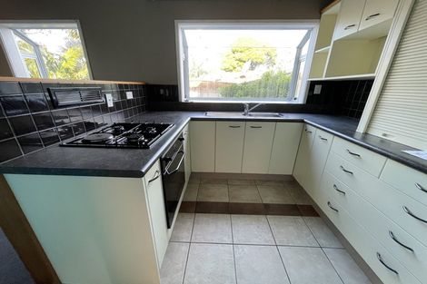 Photo of property in 33 Kurnell Drive, Botany Downs, Auckland, 2010