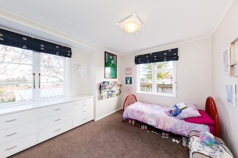 Photo of property in 3 Wharenui Terrace, Roslyn, Palmerston North, 4414