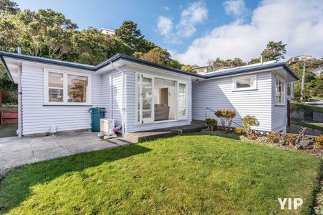 Photo of property in 23 Omega Street, Newlands, Wellington, 6037