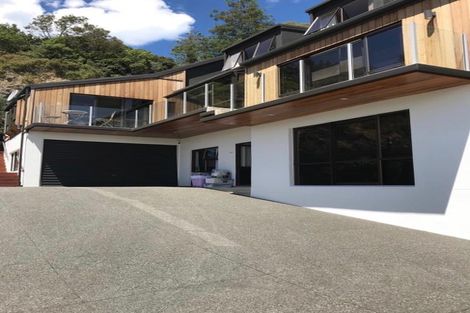 Photo of property in 2 Cannon Hill Crescent, Mount Pleasant, Christchurch, 8081