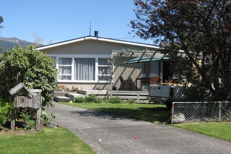 Photo of property in 9 Tongariro Road, Turangi, 3334