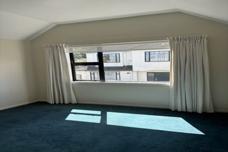 Photo of property in 18 Derry Hill, Churton Park, Wellington, 6037