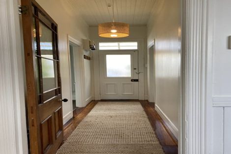 Photo of property in 11 Edgeware Road, Palmerston North, 4410