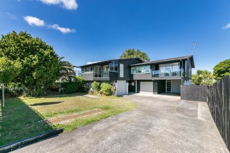 Photo of property in 2/50 Taharoto Road, Takapuna, Auckland, 0622