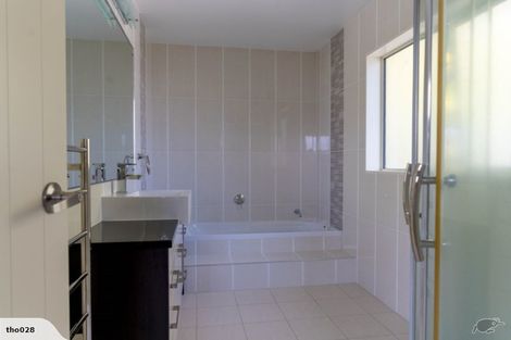 Photo of property in 1b Tranquility Rise, Mellons Bay, Auckland, 2014