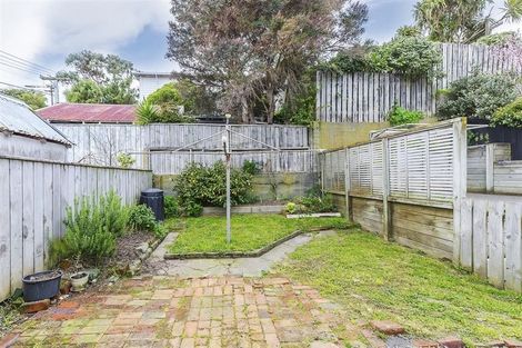 Photo of property in 3 Royal Street, Berhampore, Wellington, 6023