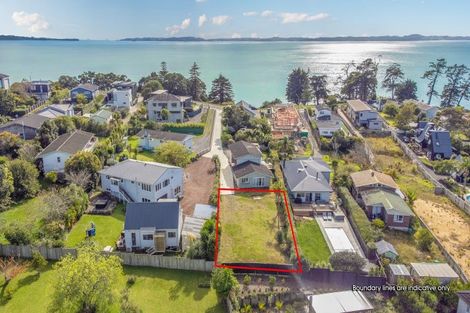 Photo of property in 75 Marine Parade, Mellons Bay, Auckland, 2014