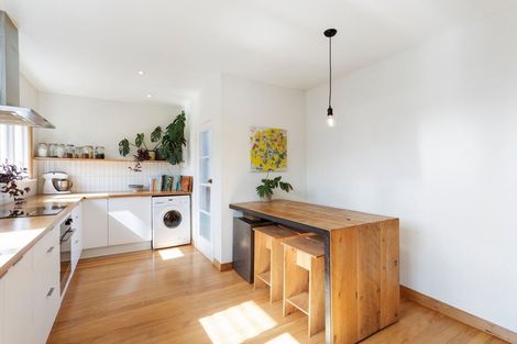 Photo of property in 92 Hargest Crescent, Saint Clair, Dunedin, 9012